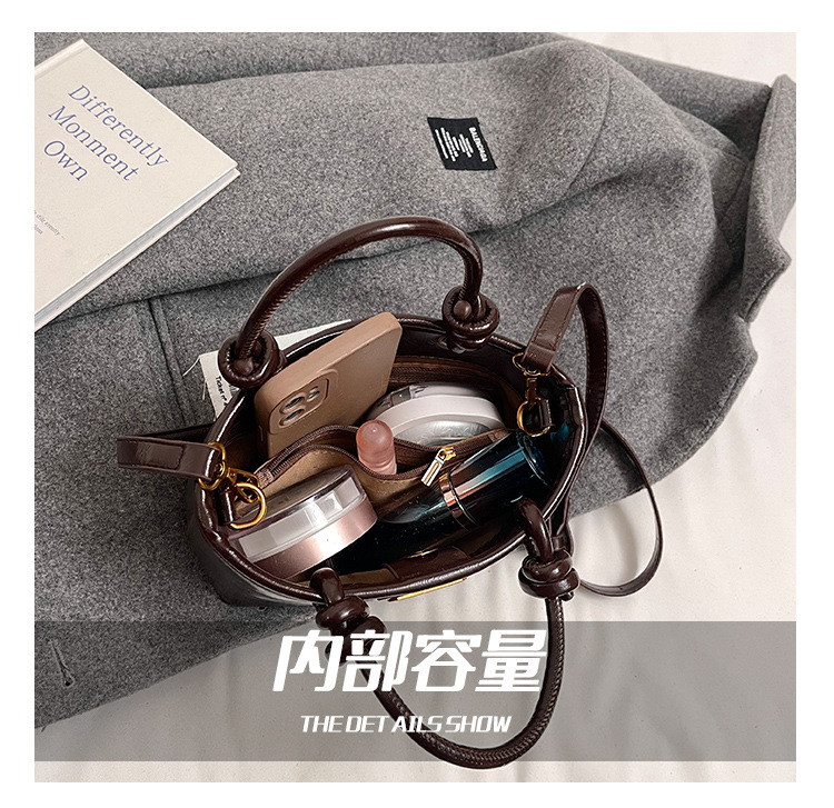 Autumn and winter fashion hand-held bucket bag for women, Korean retro and high-end style, versatile single-shoulder bag, 2024 niche casual women's bag Specification drawing