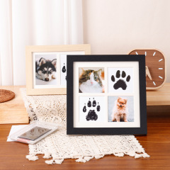 ペットの爪の印の記念のフォトフレームは台の犬の猫の足跡の手作りのdiyの贈り物を並べます。