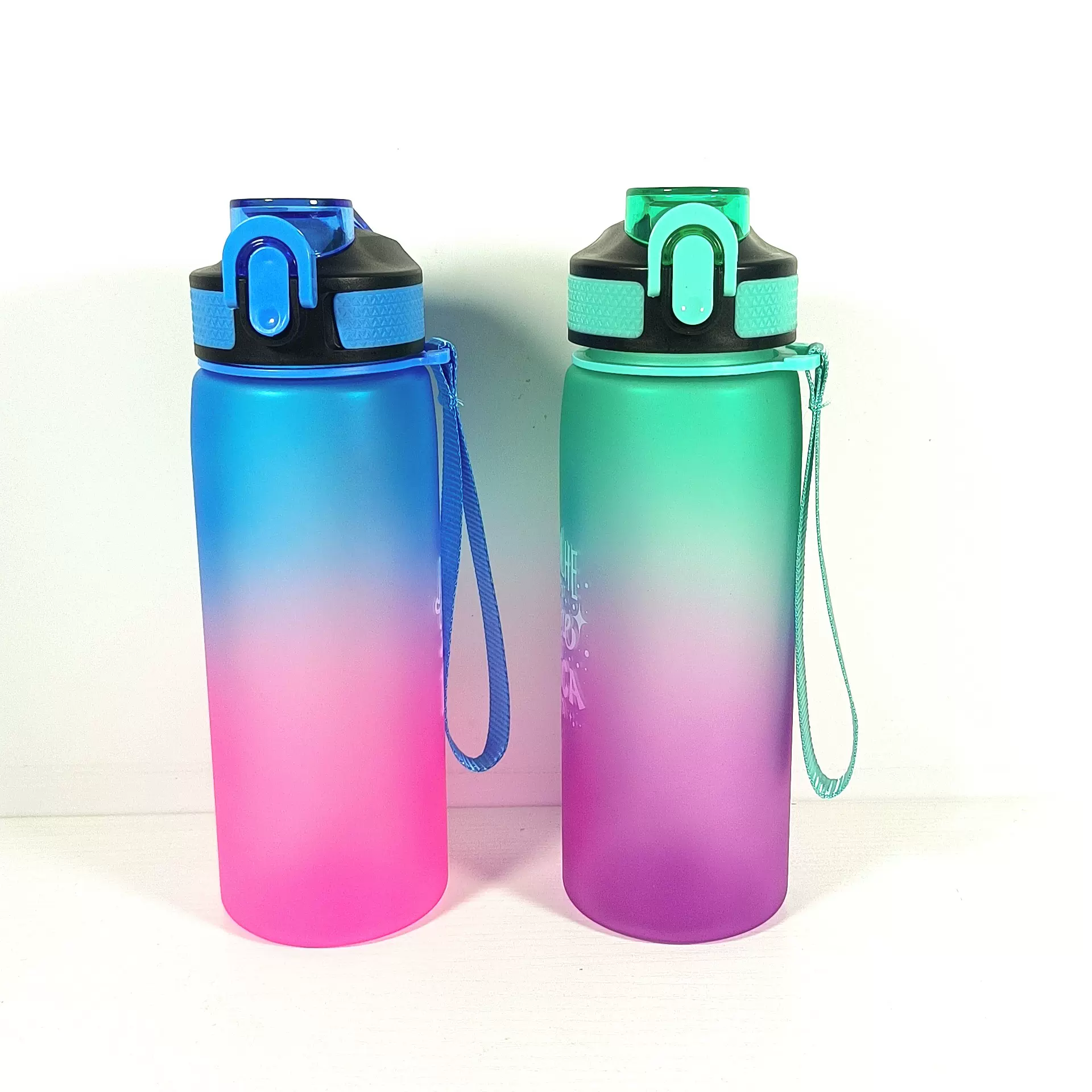 跨境户外磨砂渐变色700ML弹跳杯 健身运动水壶 塑料吸管太空杯