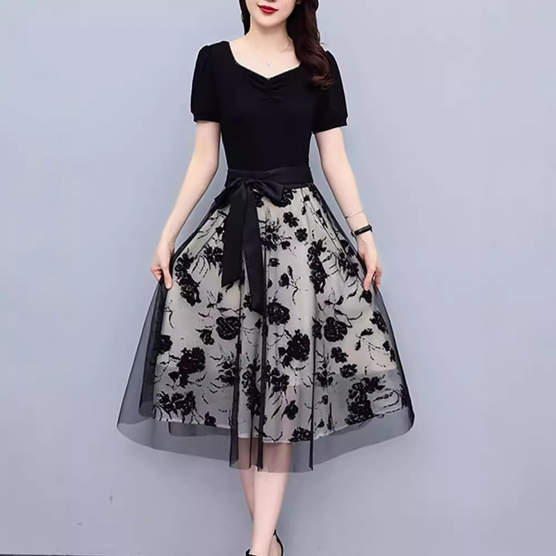 Dress Women's Summer 2024 New Casual Casual Dress That Covers the Flesh and Looks Slimming Look, Small Elegant, Western Style Mid-Length Skirt