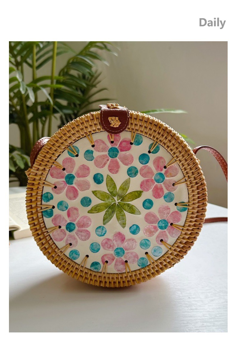 Women's Medium Rattan Floral Elegant Magnetic Buckle Dome Bag display picture 4