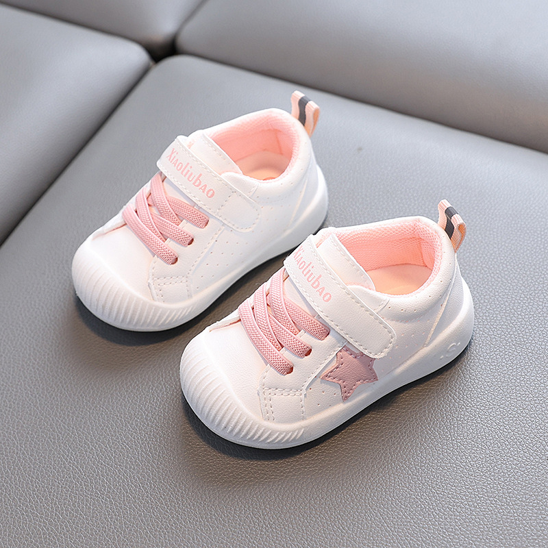 2025 primavera zapatos para niños pequeños zapatos de cuero Baotou zapatos para bebés zapatos deportivos para niños zapatos de interior para bebés