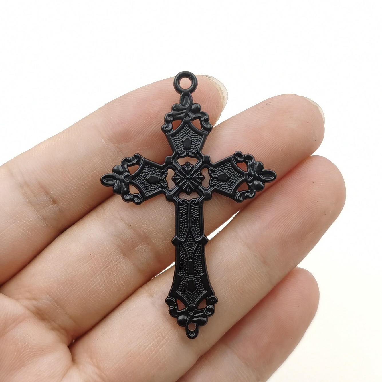 1 Piece Zinc Alloy Gold Plated Cross Pendant display picture 2