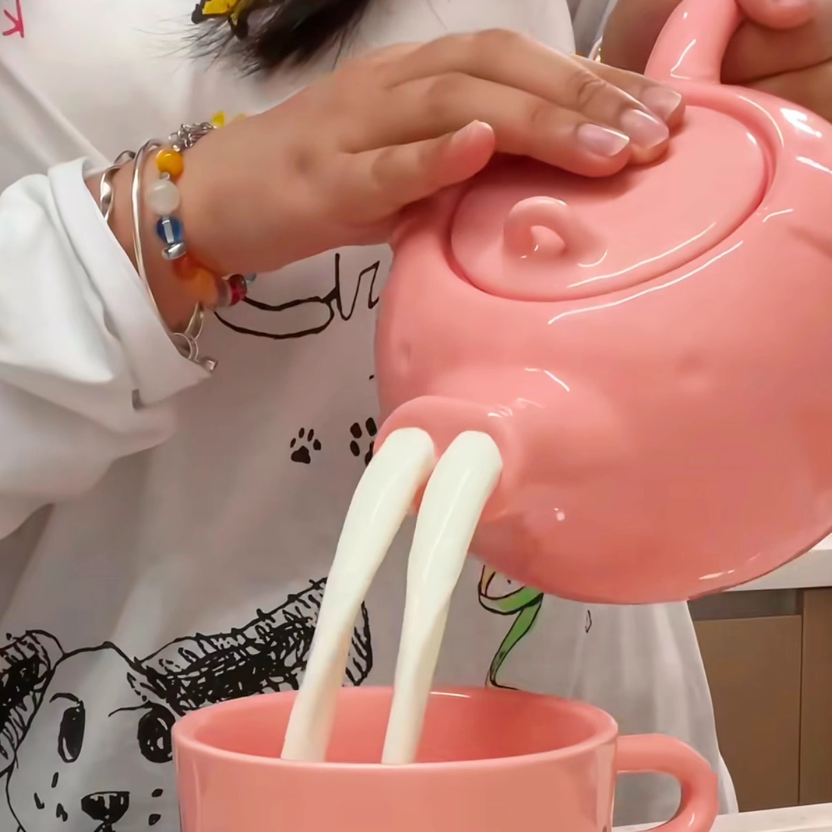 Cerrito cerámico tetera de agua divertida nariz de cerdo tetera de agua corriente para enviar a una amiga regalos de recitación taza de agua divertida cabeza de cerdo té