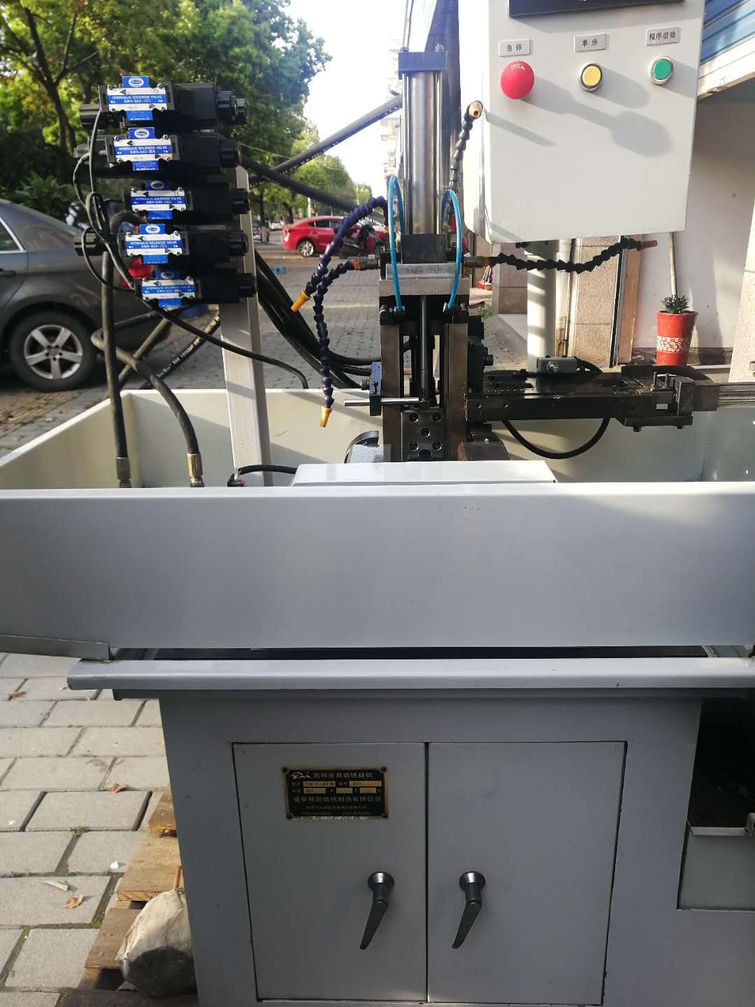 台湾自动两端铣面 铣槽 平行面 平行槽自动铣床 铣槽机 铣边机