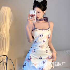 情趣印花吊带睡裙胸垫女夏季无袖紧身短裙纯欲辣妹性感收腰包臀裙