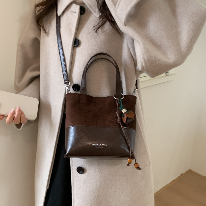 Autumn/Winter Spliced Bucket Bag 2025 New Retro Niche Suede Shoulder Bag Korean Style Fashion Crossbody Bag For Women - Thumbnail 4