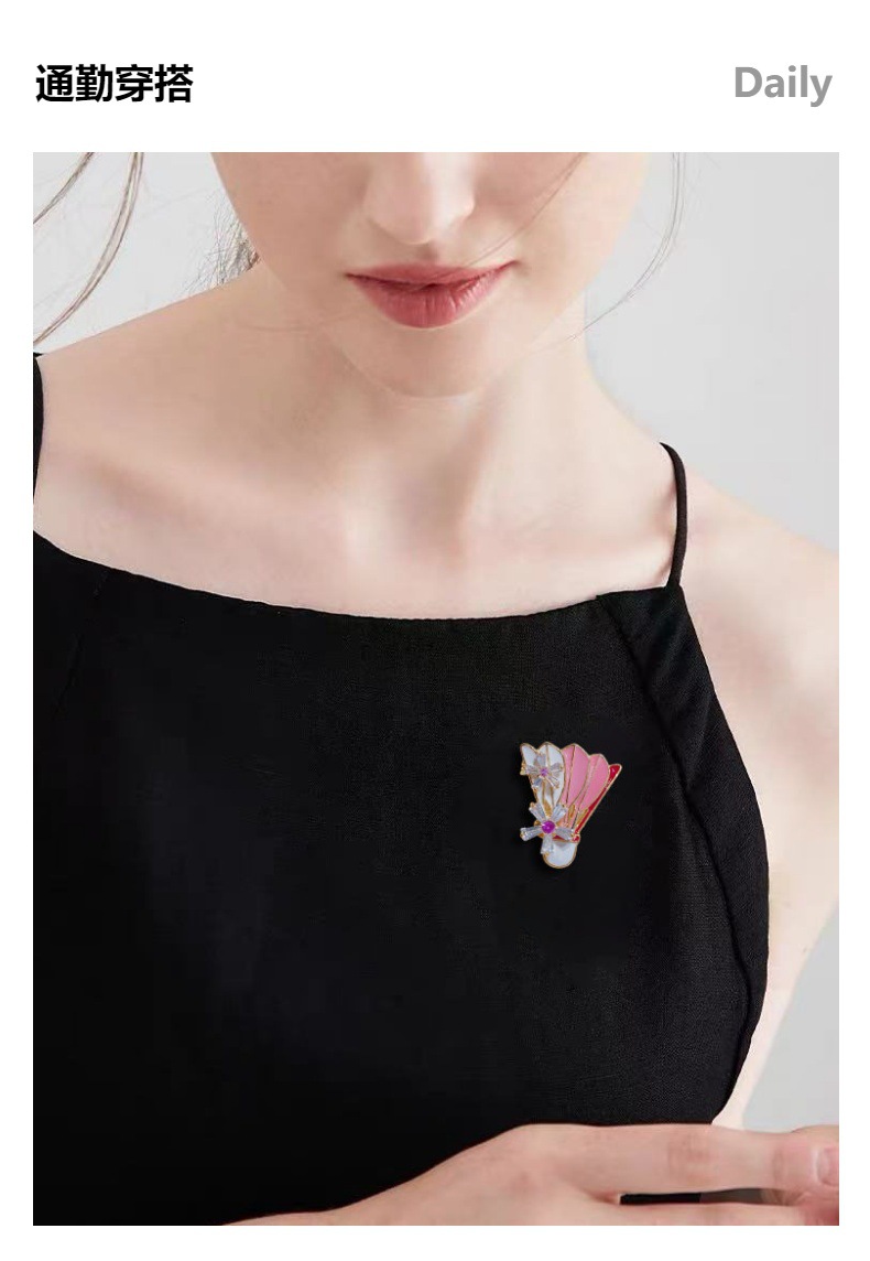 Sporty style rotatable badminton enamel brooch, unisex, unique and exquisite pin, versatile suit accessory