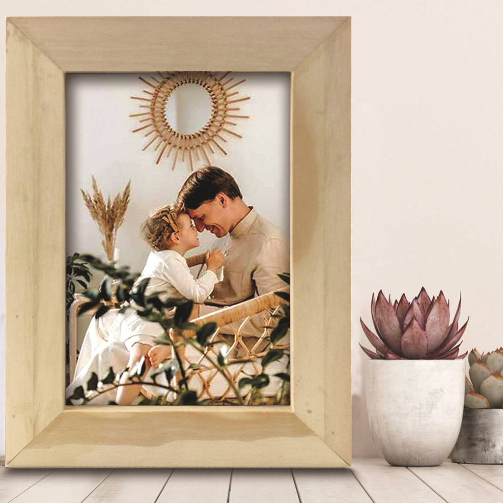 Unexplained pine wood frames are suitable for art and crafts DIY…
