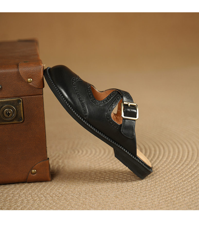 Dép sandal nữ da bò mũi trùm đế bằng, quai chéo chạm trổ cổ điển — đen chi tiết 15