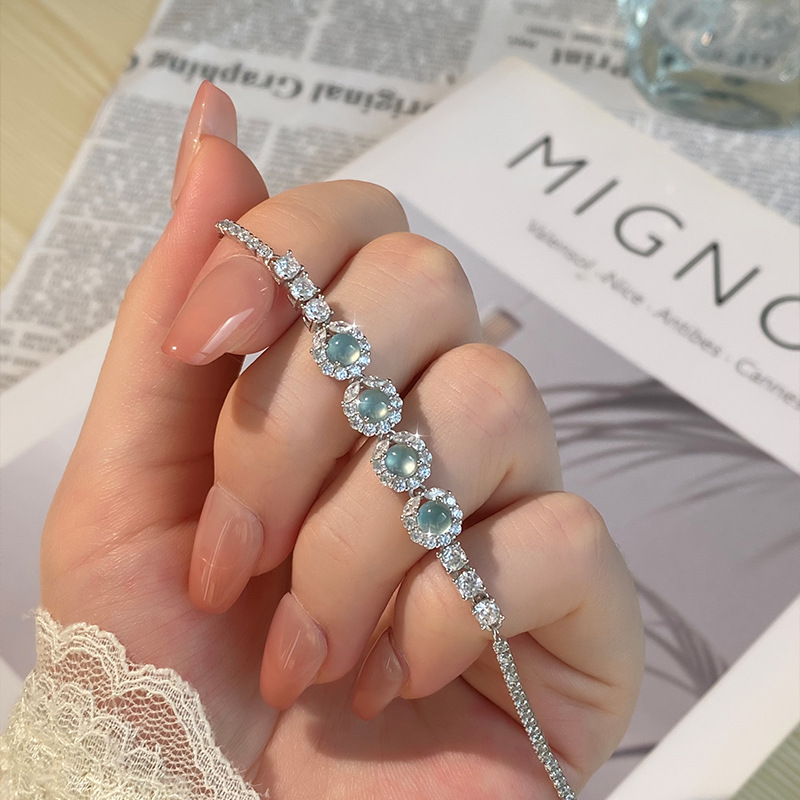 Pulsera de jade S925 plata con diamantes completos, exquisito lujo ligero, joyería de mano de agua azul natural para mujer, moda OL todos los días, mujer salvaje
