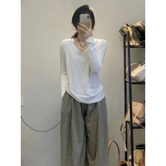 慵懒风百搭小众长袖t恤女春秋季新款小众宽松露锁骨v领打底衫上衣