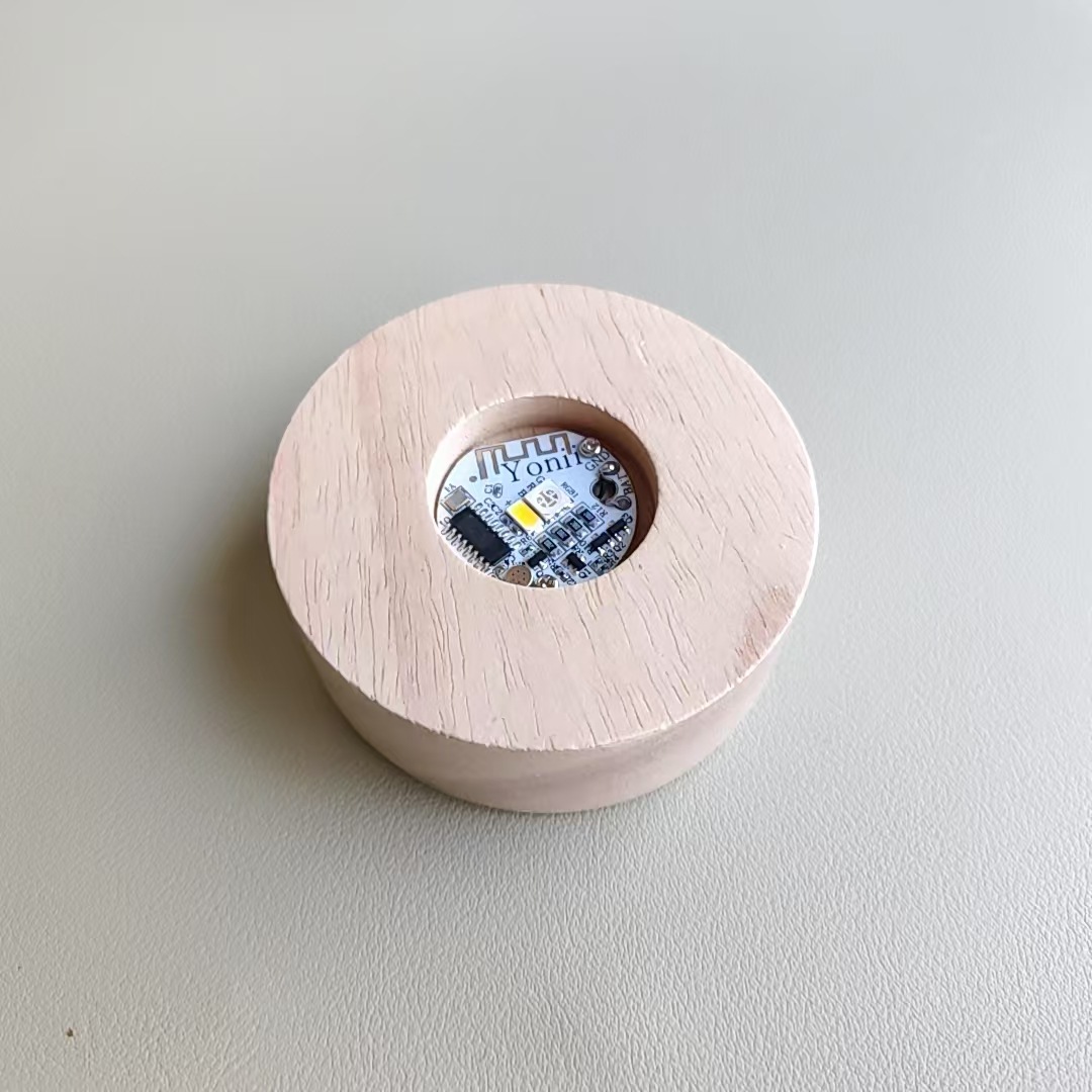 Yonii LED luz nocturna de madera maciza 3 pilas AAA luz cálida de base luminosa de madera maciza redonda inalámbrica