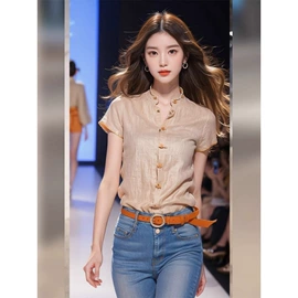 女式衬衫;半身裙;毛衣