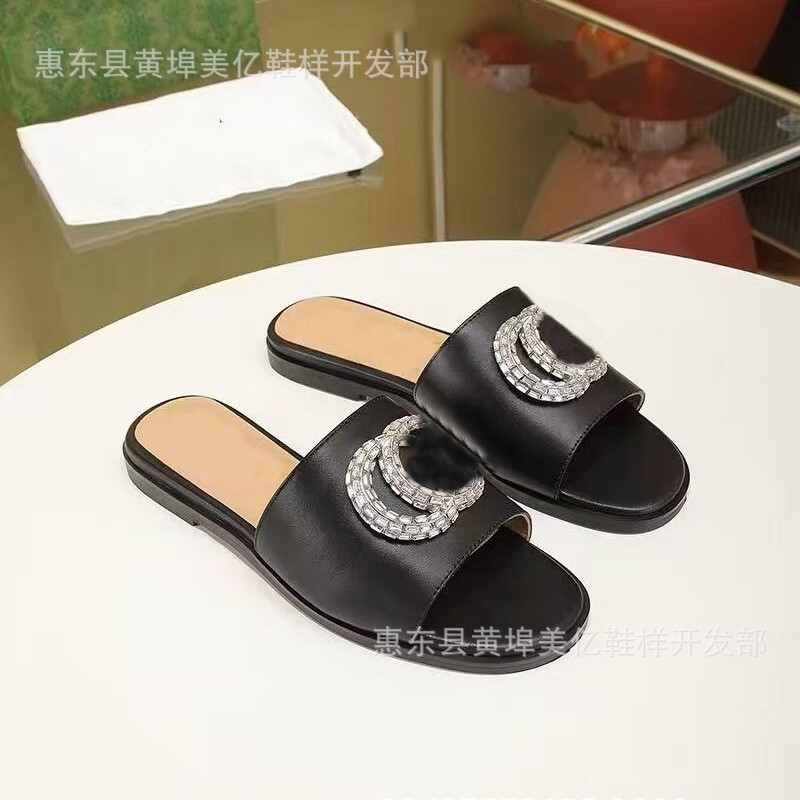 G Brand Round-Toe Rhinestone Slippers 2026 Early Spring/Summer Leather Footbed Fashion Light Luxury Women's Sandals G Brand Round-Toe Rhinestone Slippers 2026 Early Spring/Summer Leather Footbed Fashion Light Luxury Women's Sandals