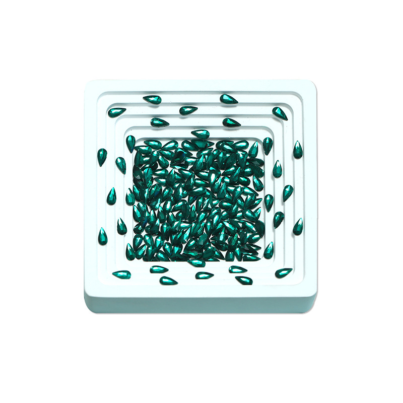 Manicure nuevo esmeralda gota de agua de fondo plano manicure perforación de gota de agua larga perforación de red de color rojo blanqueador decoración de uñas