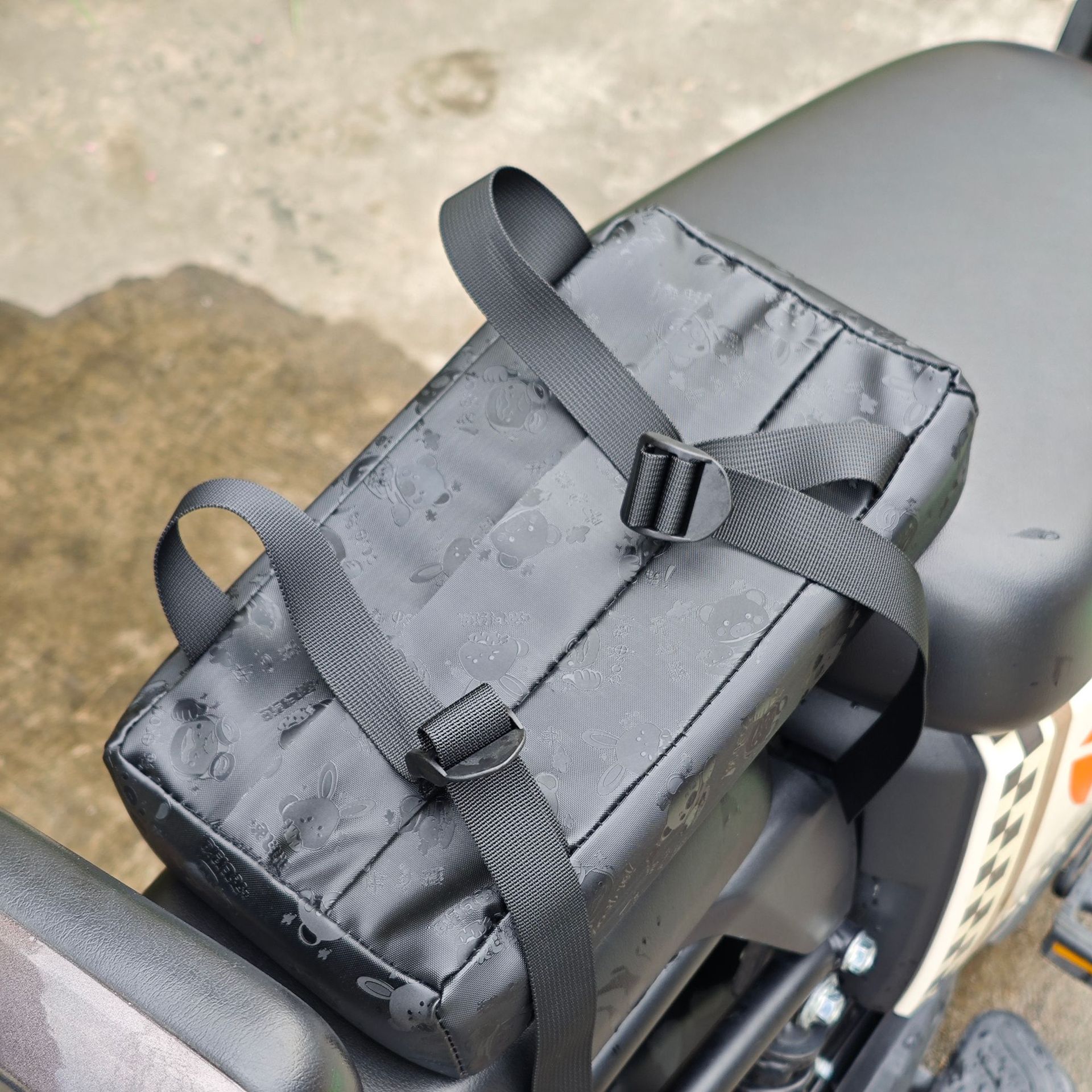New National Standard Segmented Electric Vehicle Elevated Shock Absorbing Cushion Cover Battery Car Rear Seat Thickened Sunscreen Waterproof Soft Cushion