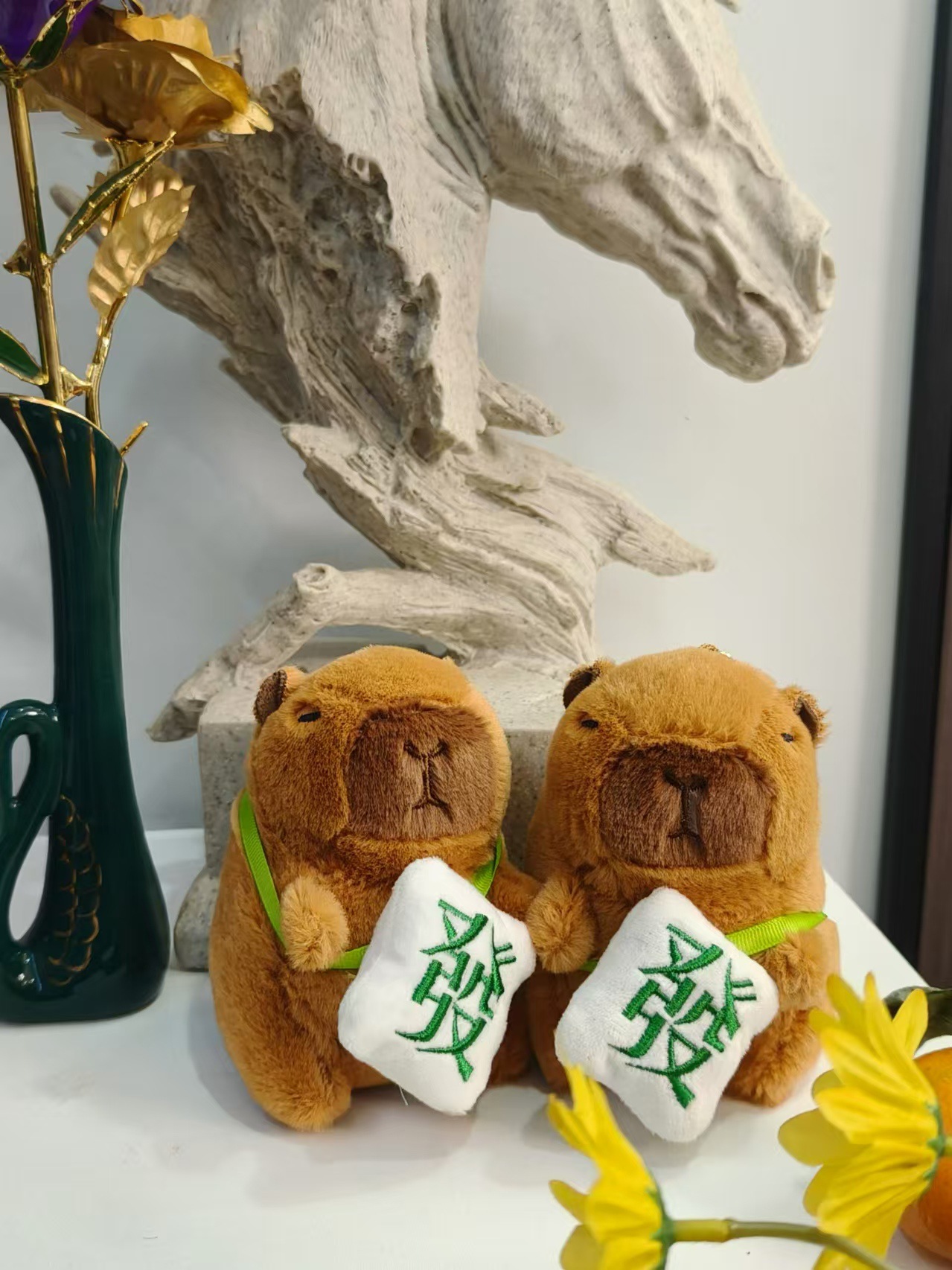 갈색 행운의 카피바라