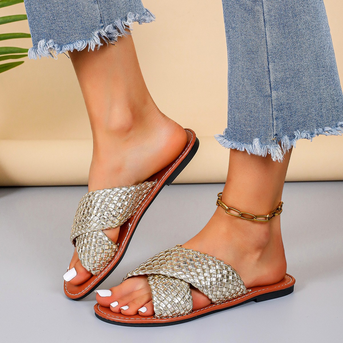 Foreign Trade Large Size Flat-soled Round-toe Woven For Women, 2024 Summer New European And American Style One-strap_vogvips.com