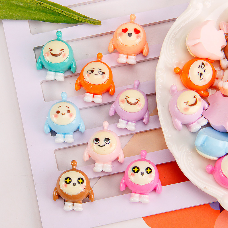 Nuevo huevo de dibujos animados fiesta DIY accesorios de la joyería de resina parche miniatura de dibujos animados crema pegamento material de resina al por mayor