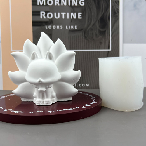 Fat Yaya DIY Frosted Nine-Tailed Fox Handmade Resin Mold, Plaster Display Decorations, and Candle Molds