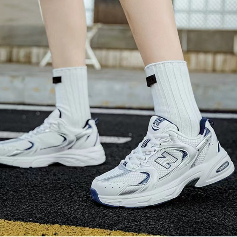 Demi-season lightweight comfortable fashionable sneakers for men and…