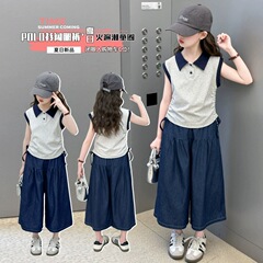 女の子のスーツの夏の新型の洋気の中で大きい子供の袖なしのtシャツの広い足のズボンの小さい女の子のレジャー運動の2つのセット