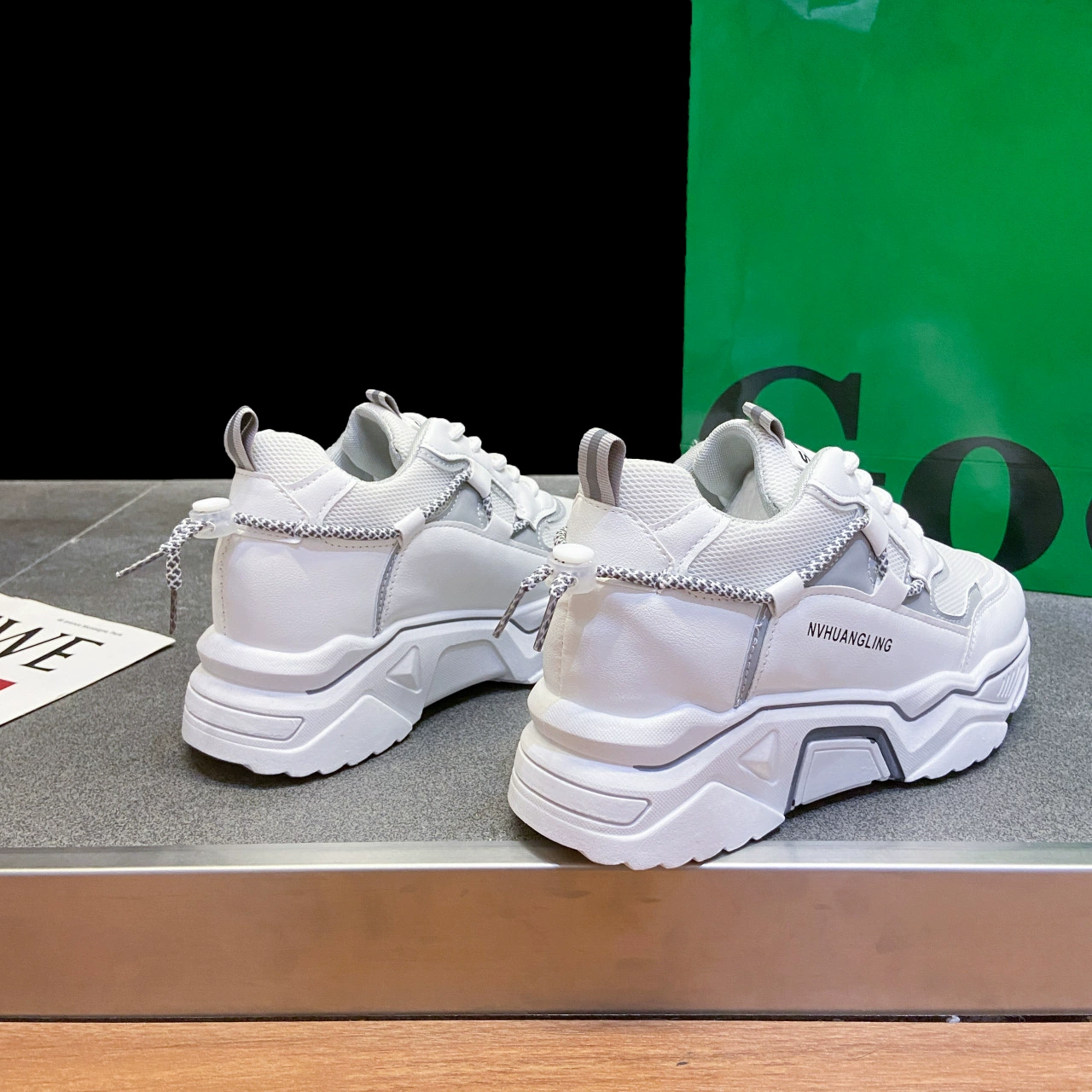 2022 Весна и осень Новая повседневная спортивная Белая обувь в академическом стиле для похудения с толстой подошвой, увеличивающая рост, женская обувь для пап, увеличивающая внутренний рост