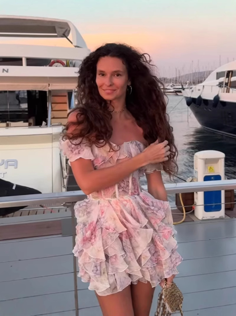2026 fransk fargetrykt en-linjes krage stablet volang midjekjole for kvinner Short 2025 Summer New Style