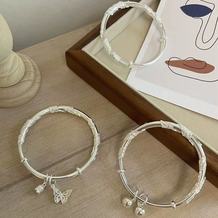 Ювелирный набор Yi Ying Factory Solid Flower Bangle с бабочкой подвеской - дизайн сдвижной кнопки-цветка, подарок для женщин