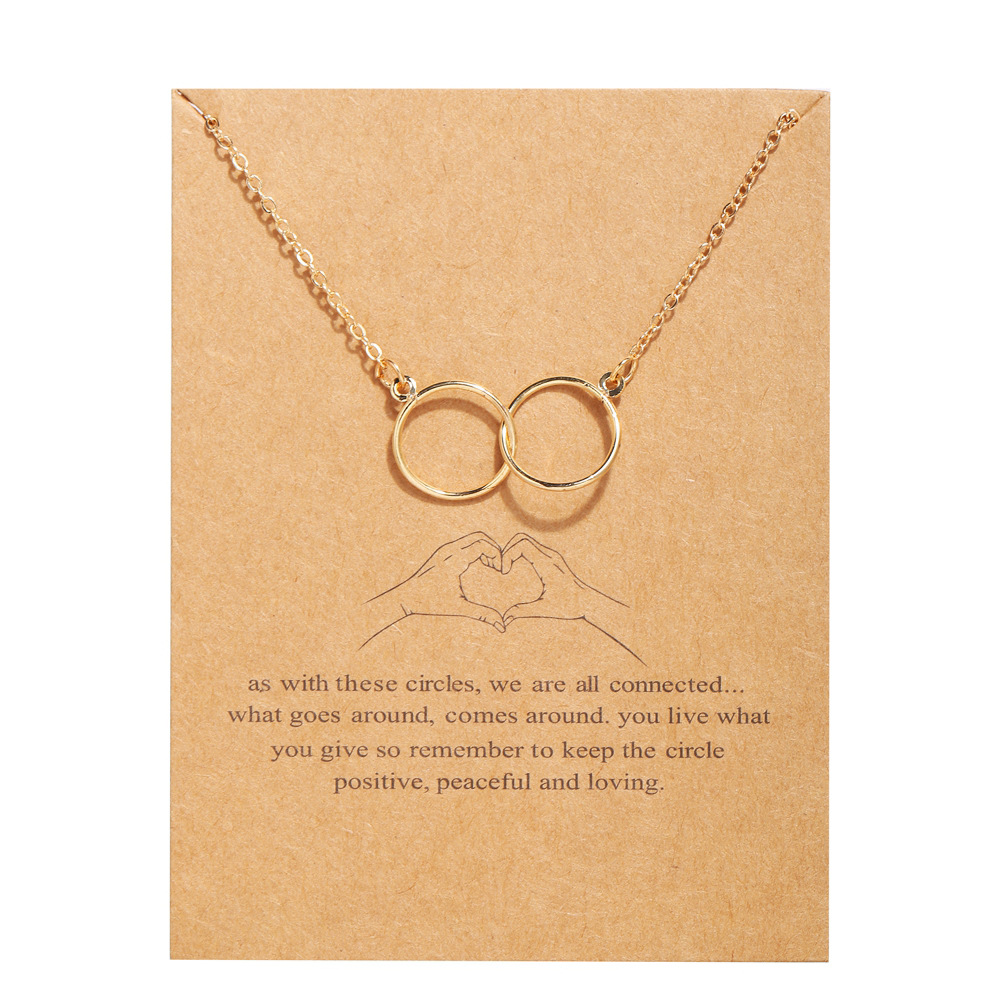 Collana elegante con perle e pendenti animali per donna_voghion.com