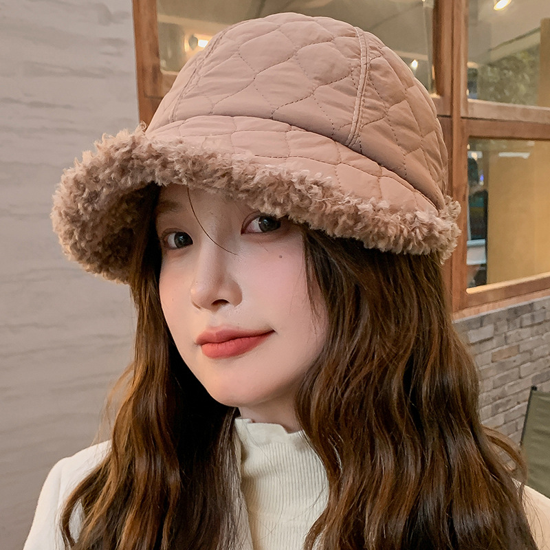 Chapeau en poils d'agneau pour femmes, chapeau chaud de cyclisme, défilé de mode, visage, petit duvet, langue de canard, en Stock, nouvelle collection automne et hiver_voghion.com