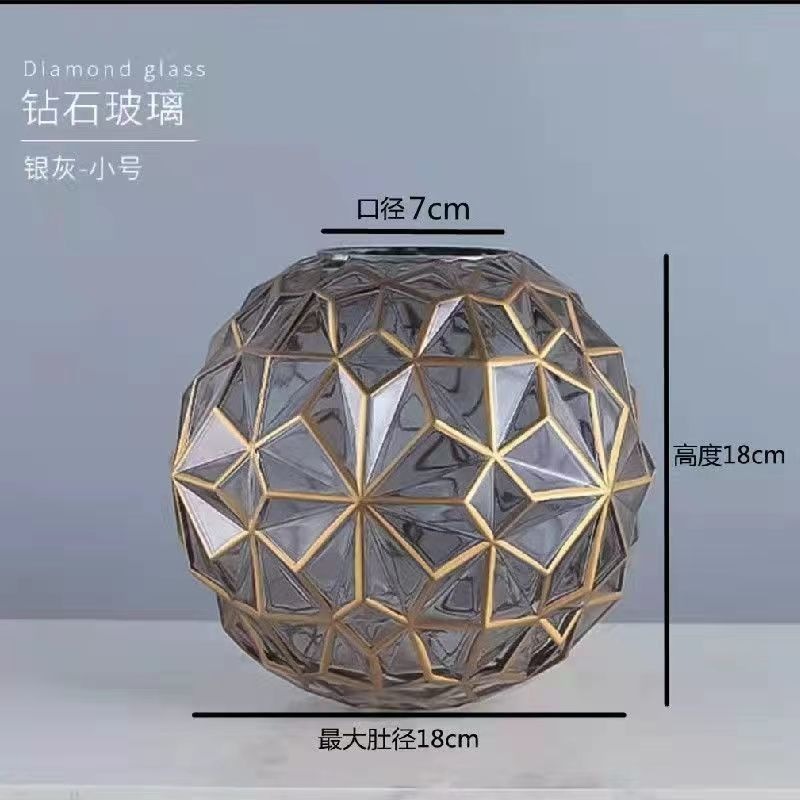 Trompeta gris (18 cm de altura)