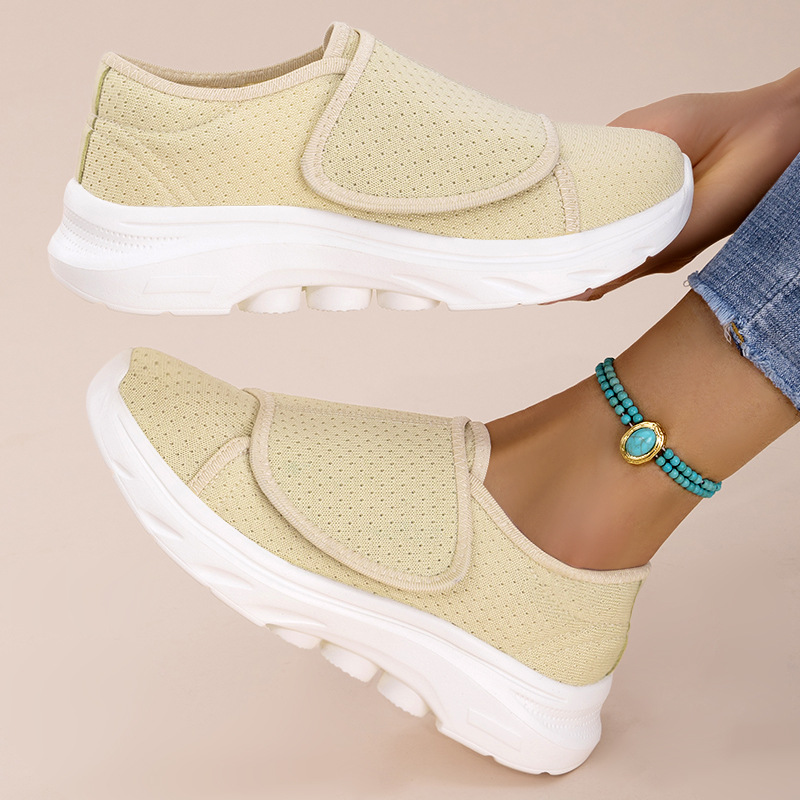 Zapatos de primavera para mujeres zapatos de comercio exterior Velcro conveniente zapatos de ancianos EVA adhesivos fríos con suela suave zapatos casuales cómodos
