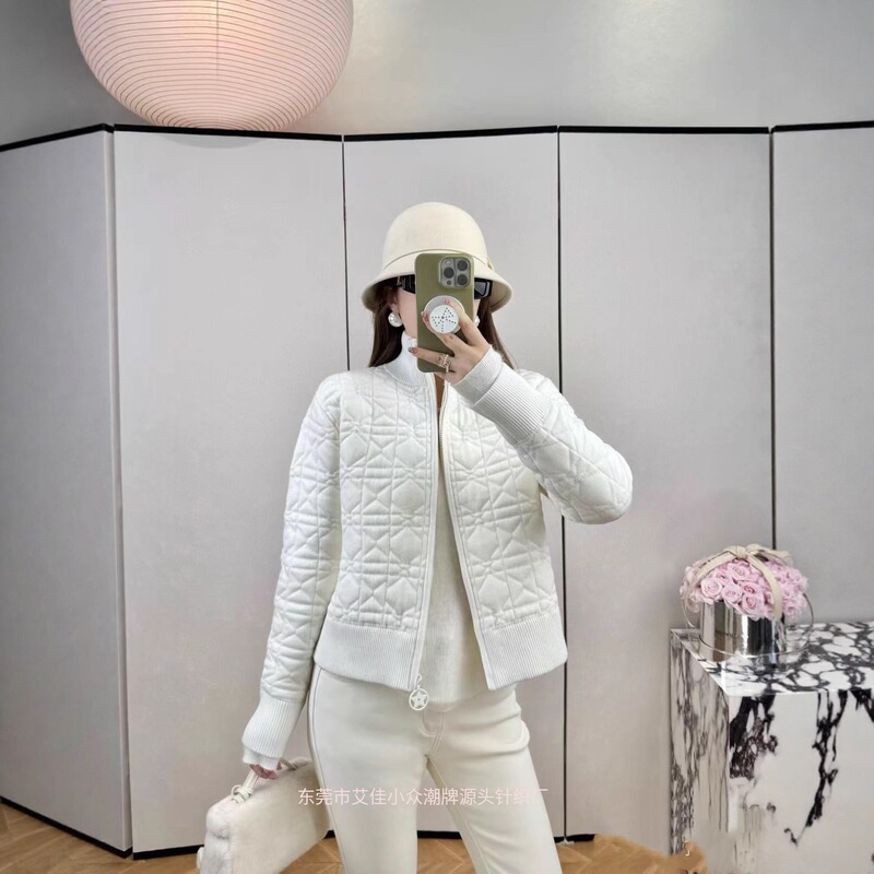 Nanyou High Version Cd Home 25 Autumn and Winter New Style Five-Pointed Star Floral Pattern Comfortable and Versatile Knitwear