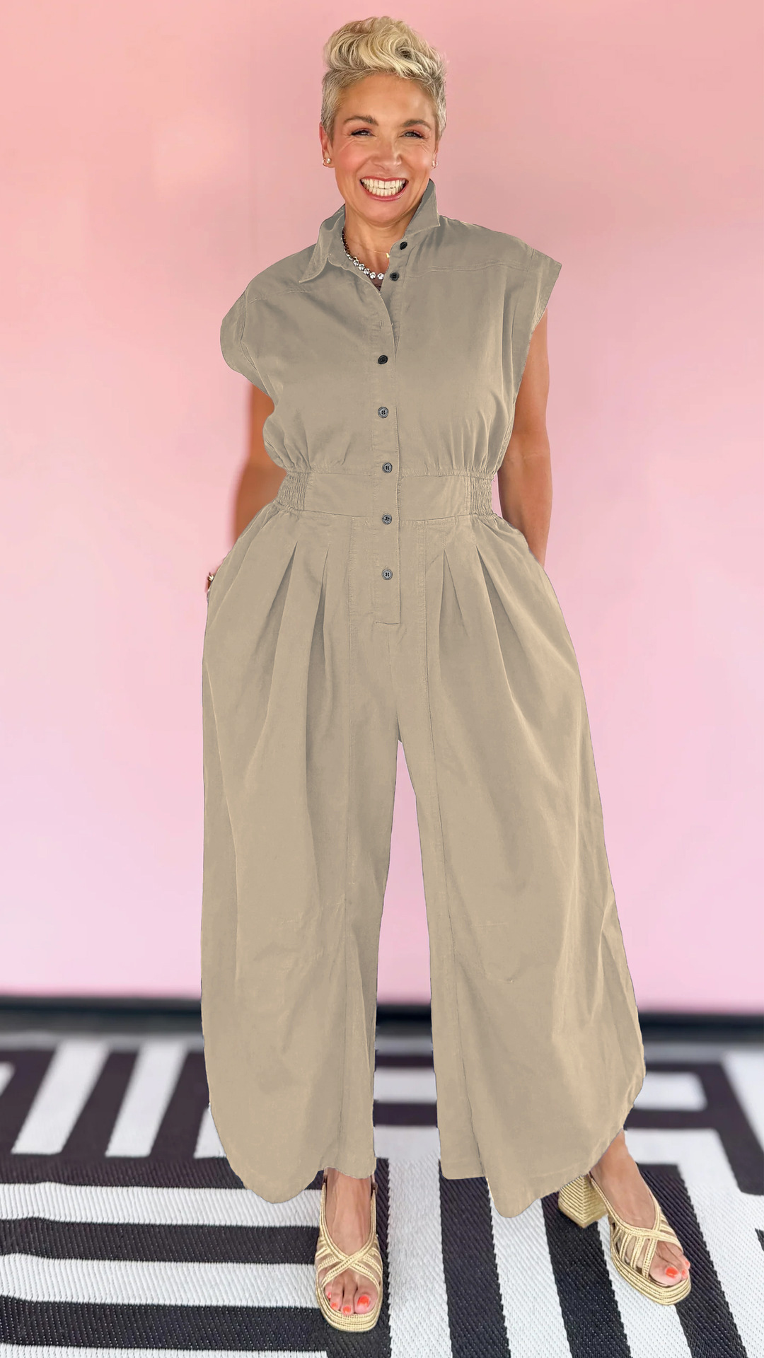 Mono mujer sin mangas con solapa y bolsillos estilo trabajo_voghion.com