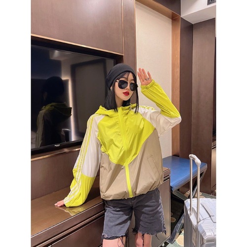 Stylish Colorblock Short-Sleeve Sun Protection Jacket for Women: Casual, Sporty, Outdoor, Lightweight, Hooded, Sun-Rainproof Outerwear