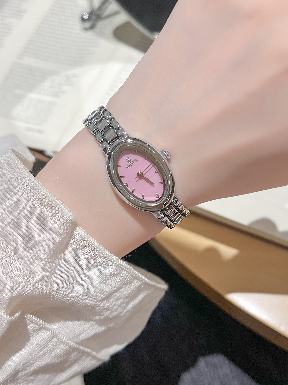 AIMANA New Pigeon Egg Dial Women's Watch Premium Elegant Luxury Temperament Wristwatch Exquisite Baguette Watch Wholesale