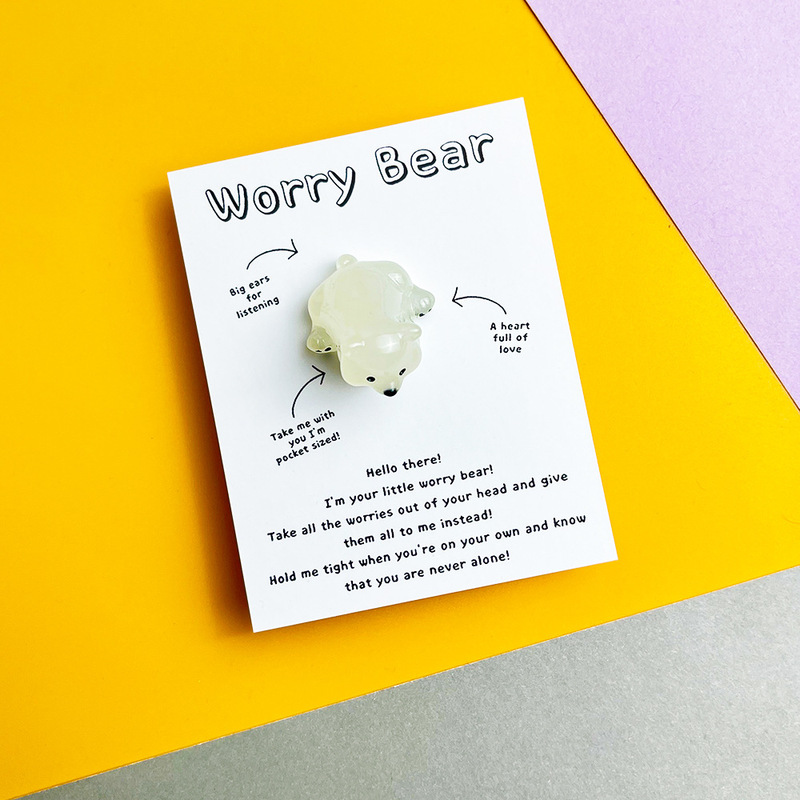 跨境Worry Bear 有趣担忧熊安慰卡 可爱夜光北极熊树脂口袋拥抱卡|undefined