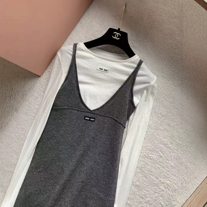 2026 New Model Miu Series Gray Knitted Suspender Dress Two-Piece Set Korean Style Pure Desire Style Long-Sleeved Bottoming Shirt for Women