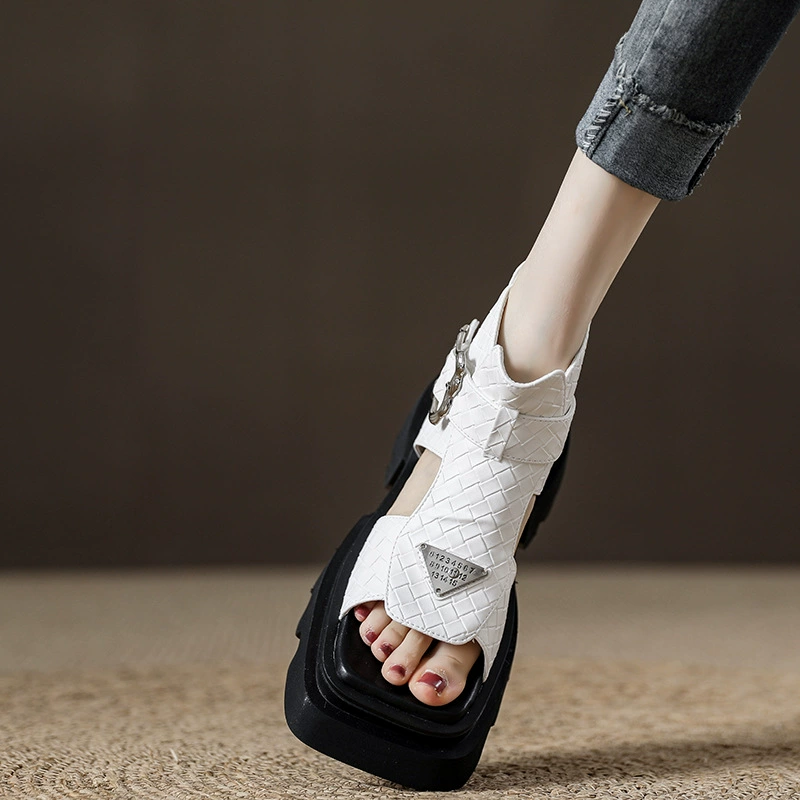 Черно-белые контрастные вырезанные плетеные сапоги, женские сандалии 2025 года, летние с юбкой, стройнящие и стильные короткие сапоги из натуральной кожи