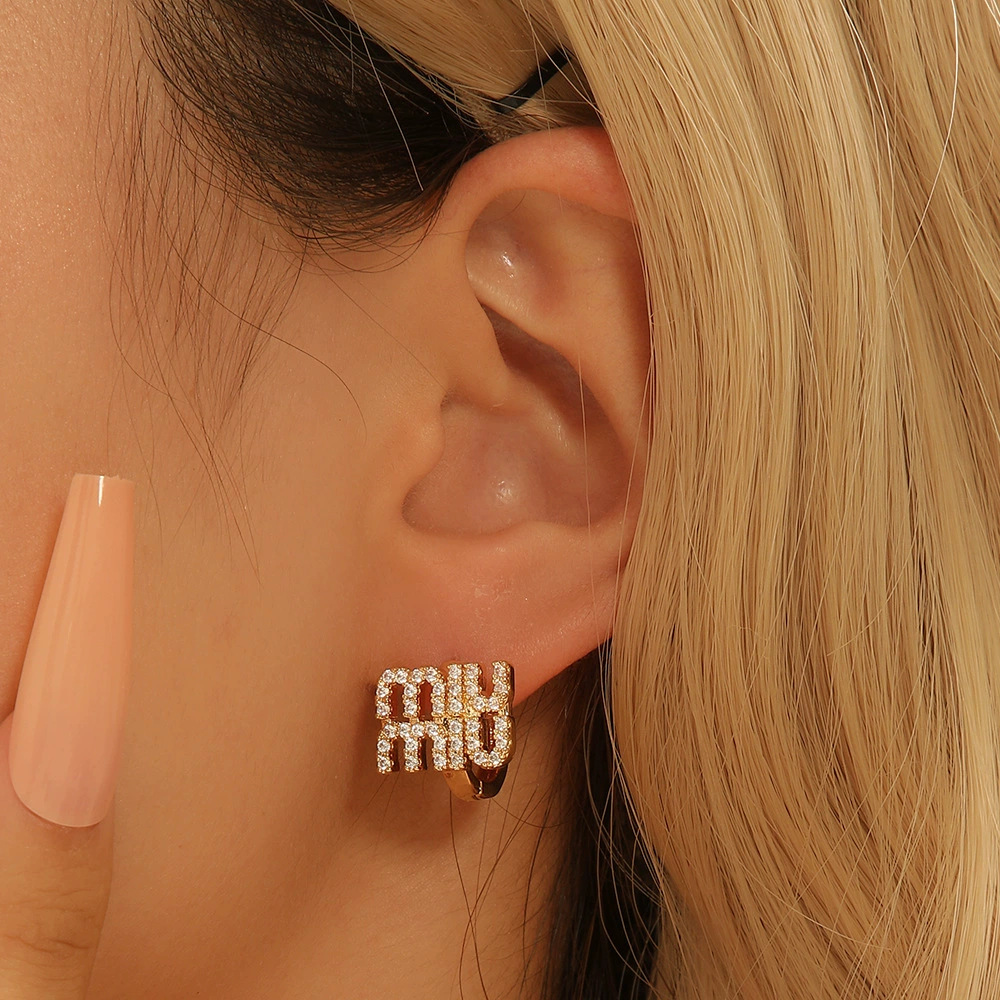 Pointed titanium steel lip stud product view