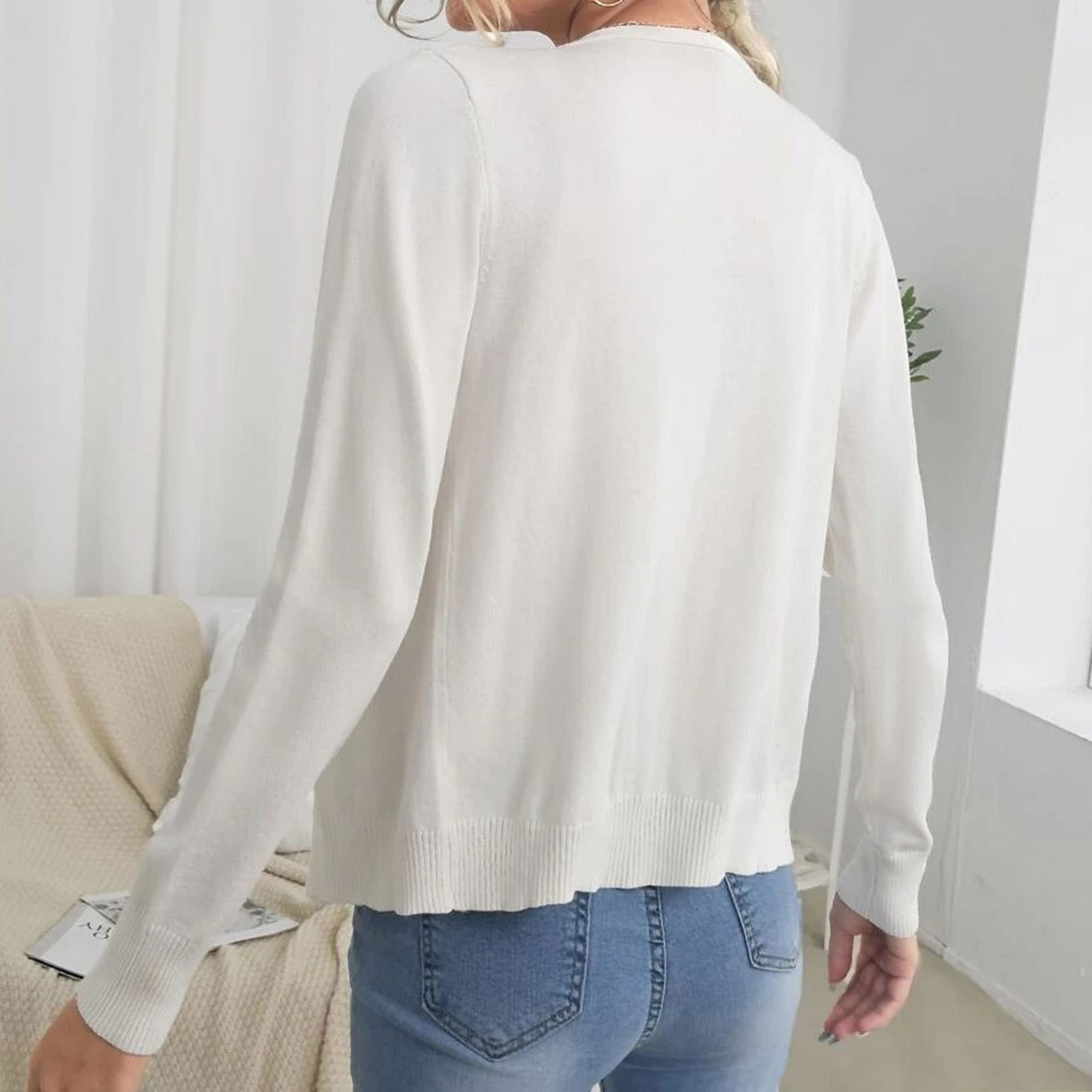 White V-neck knitted cardigan for women in spring and autumn thin slim long-sleeved solid color jacket fashionable casual outer top