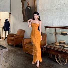 新品 2025夏小众绝美立体花朵鱼骨吊带网纱连衣裙收腰显瘦花朵礼