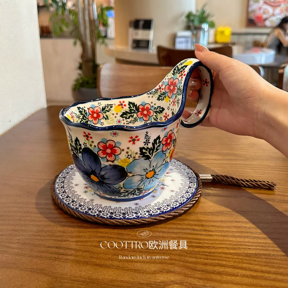 Чашка с изогнутой ручкой, корейская креативная чашка для воды для девочек с красивым нишевым дизайном, керамическая кружка, чашка для завтрака, чашка для молока