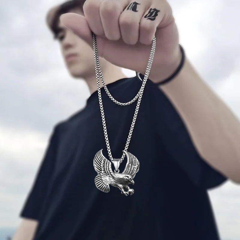 Stainless pendant, titanium steel flying eagle necklace, men's best-selling hang tag necklace_voghion.com