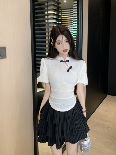Summer  New Arrival: Design-Savvy, Niche French Bubble Sleeve Short-Sleeve Top + Skirt in Modern Chinese Style