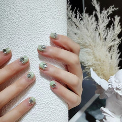 B513奶綠小鑽短款鑽飾穿戴甲假指甲可拆卸小紅書工廠直銷一件代發