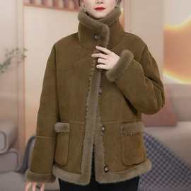 一件代发皮毛一体外套女新款秋冬中老年妈妈装加绒加厚棉服上衣暖