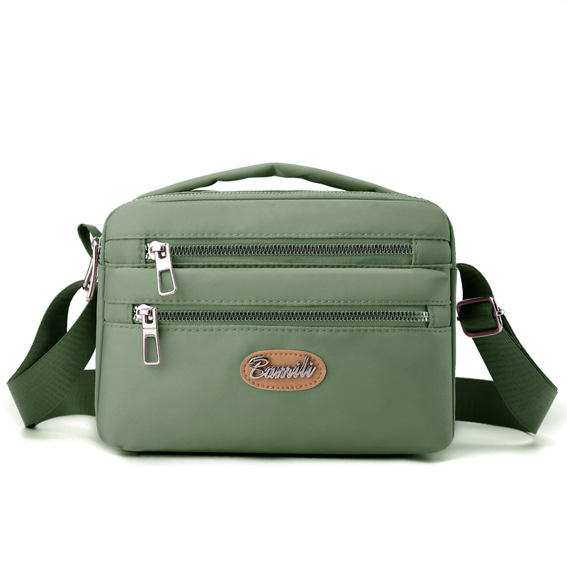 Bolso de hombro 2024 otoño nuevo bolso femenino bolso de tela de nailon bolso de madre de gran capacidad bolso de mensajero de tendencia ligera